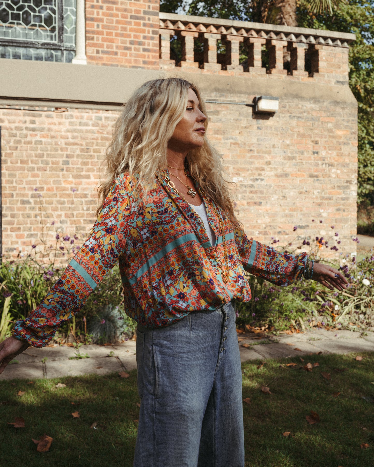 CALIFORNIA LOUNGE SHIRT IN FRANGIPANI