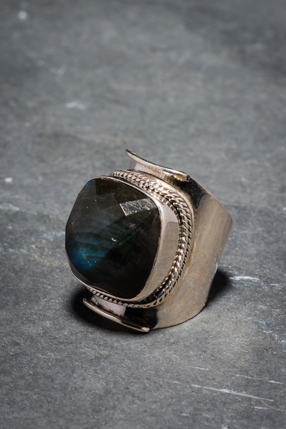 OCEAN LABRADORITE RING FACETED