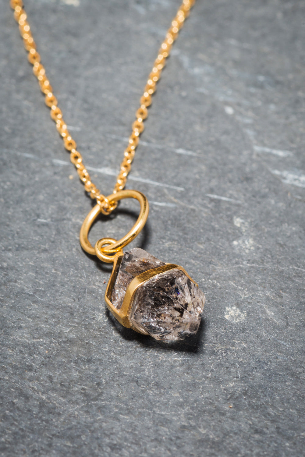 DIAMOND PENDANT GOLD