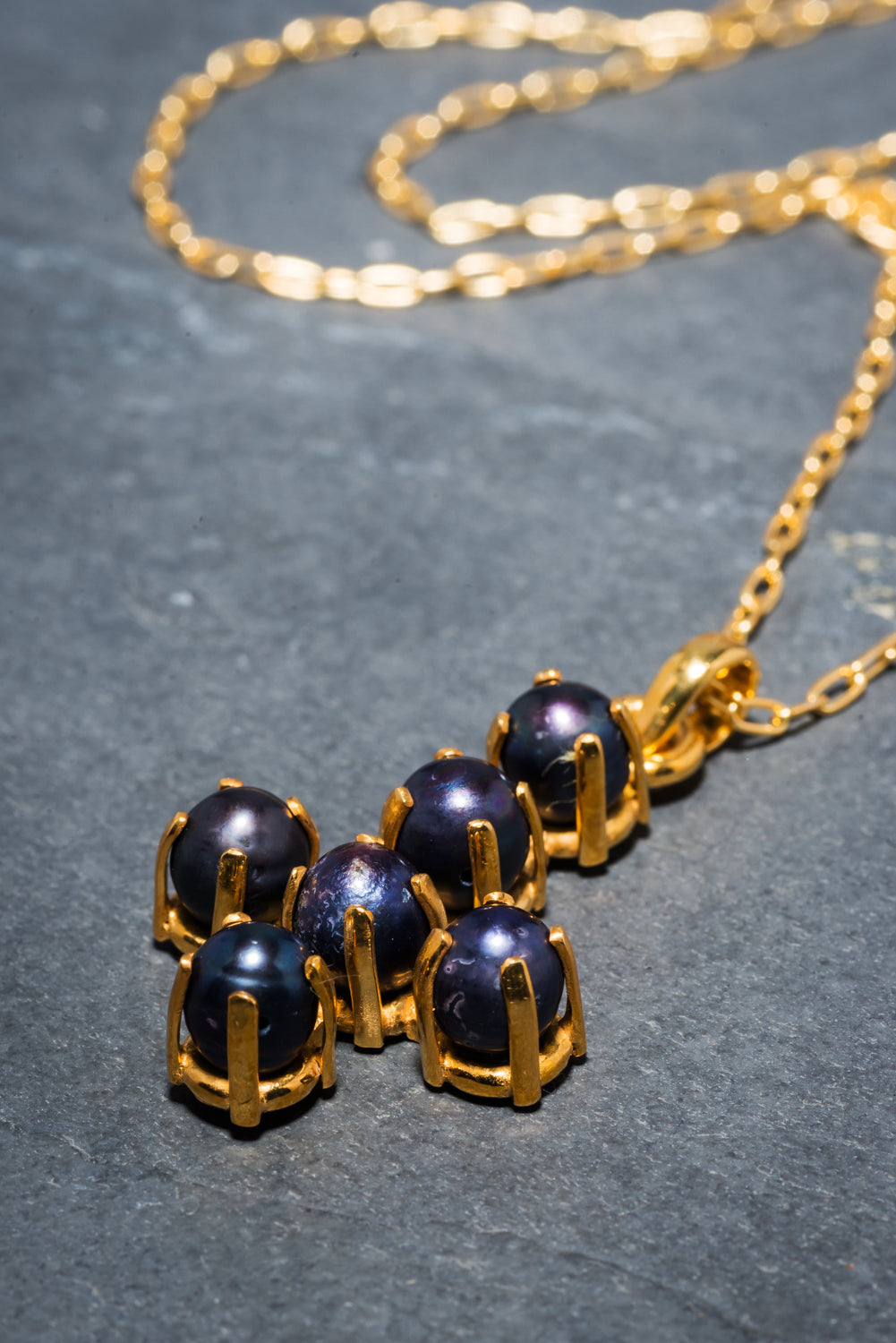 6 BLACK PEARL CROSS PENDANT GOLD 75cm
