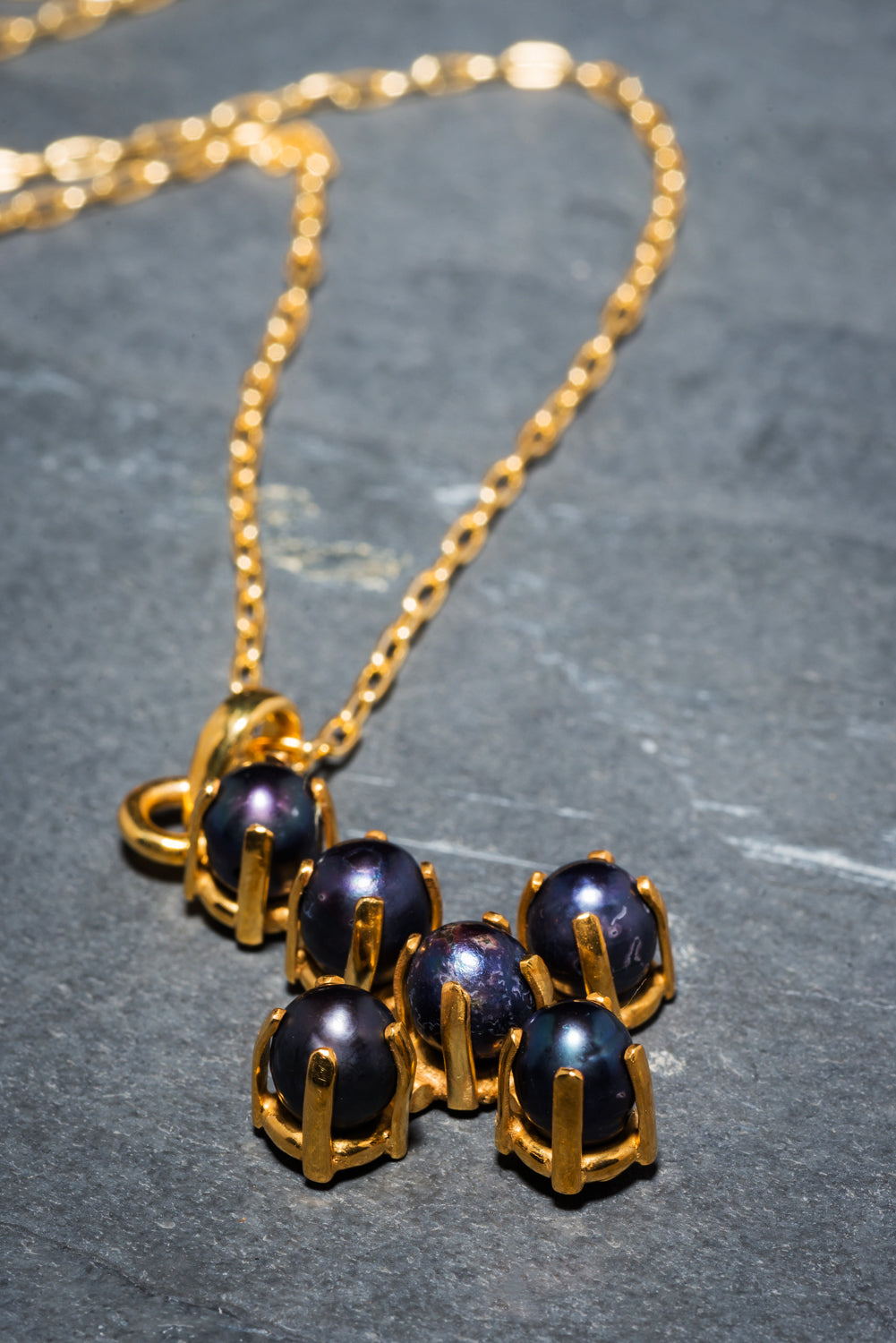 6 BLACK PEARL CROSS PENDANT GOLD 75cm