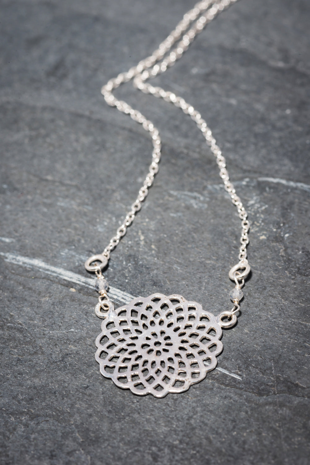 INFINITY MANDALA LABRADORITE PENDANT SILVER