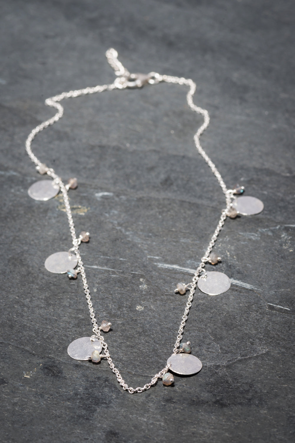 LABRADORITE SIX DISC NECKLACE SILVER