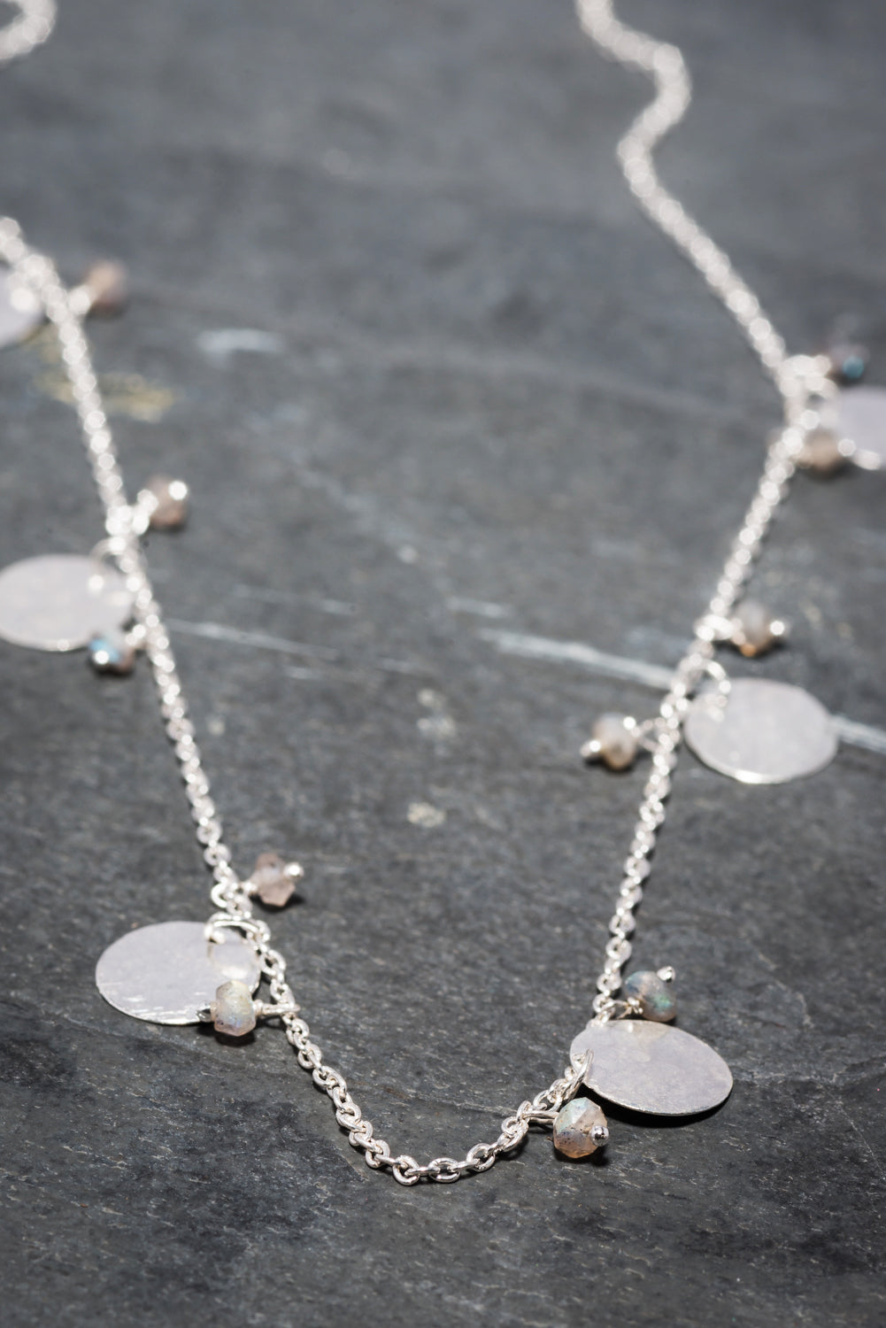 LABRADORITE SIX DISC NECKLACE SILVER