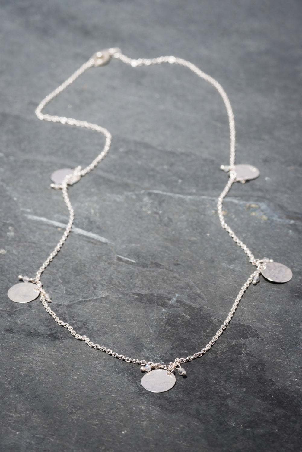 LABRADORITE FIVE DISC NECKLACE SILVER