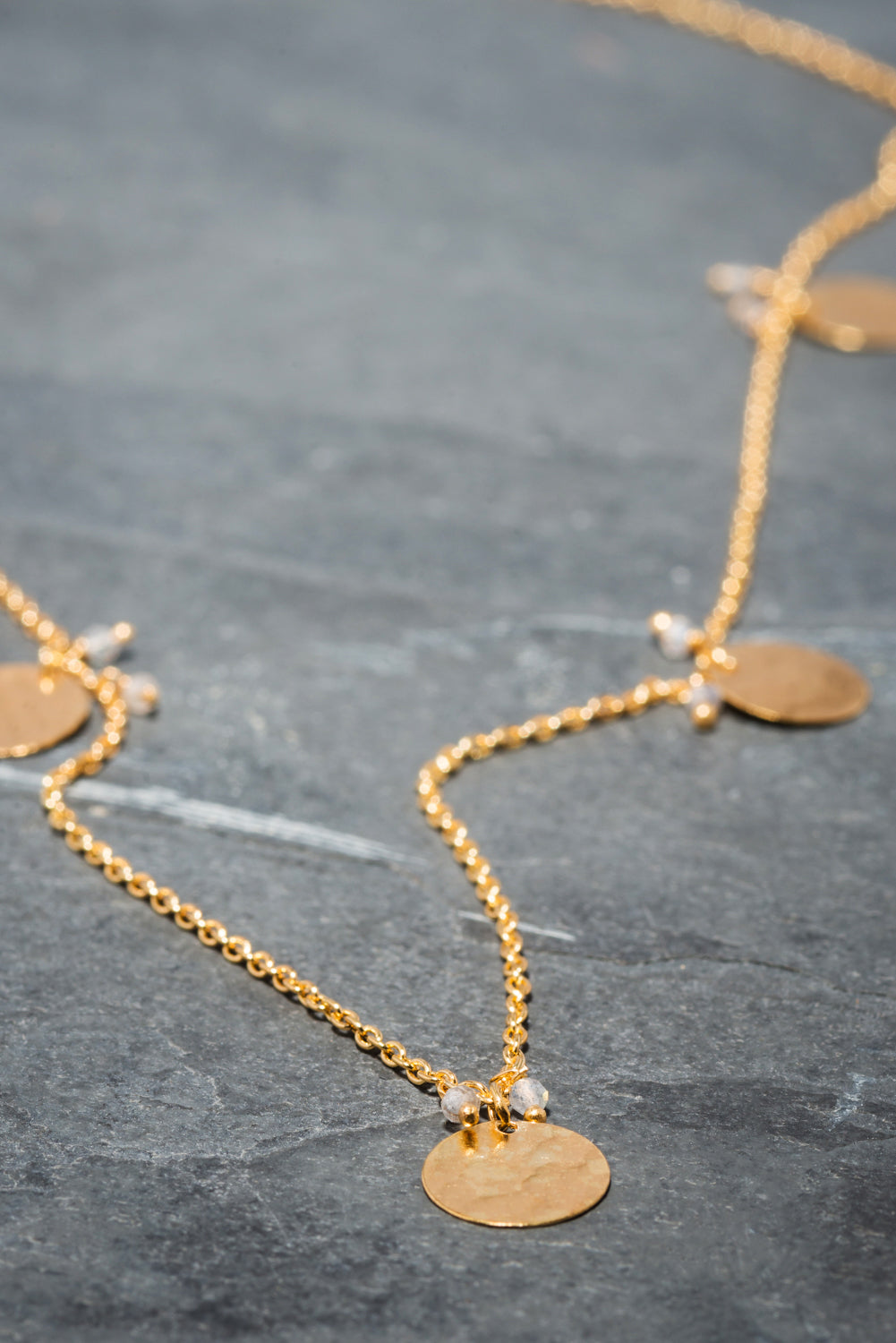 LABRADORITE FIVE DISC NECKLACE GOLD