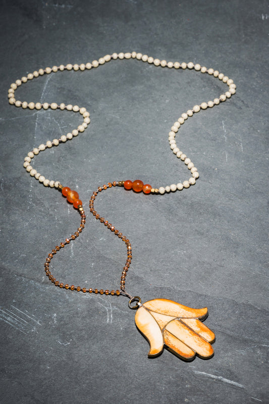 AMBIENCE PRAYER HAND NECKLACE