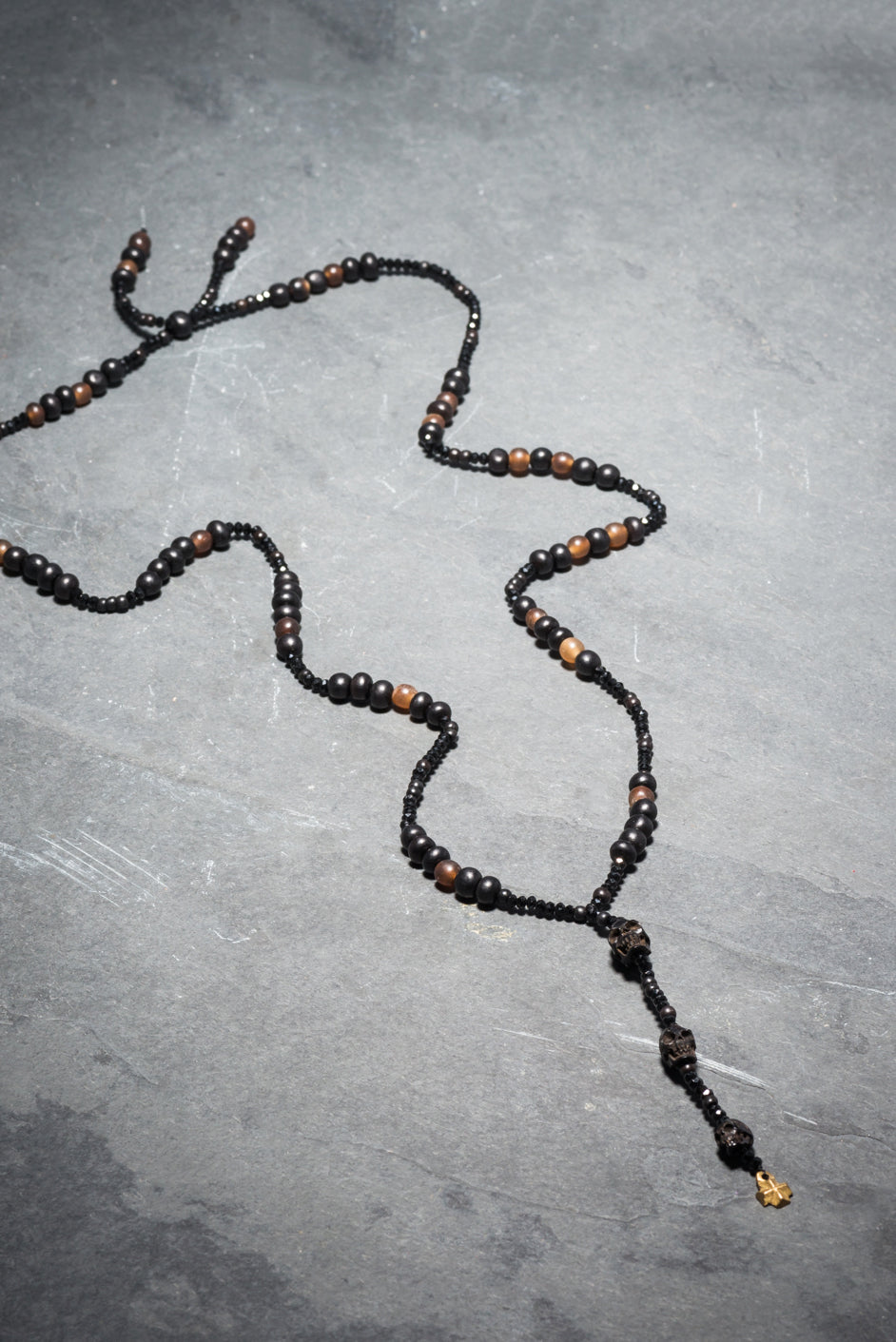 EBONY TONE ROCK SKULL