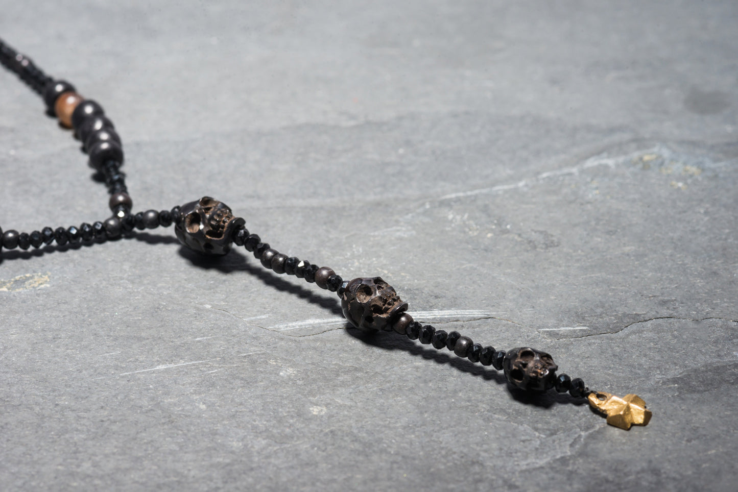 EBONY TONE ROCK SKULL