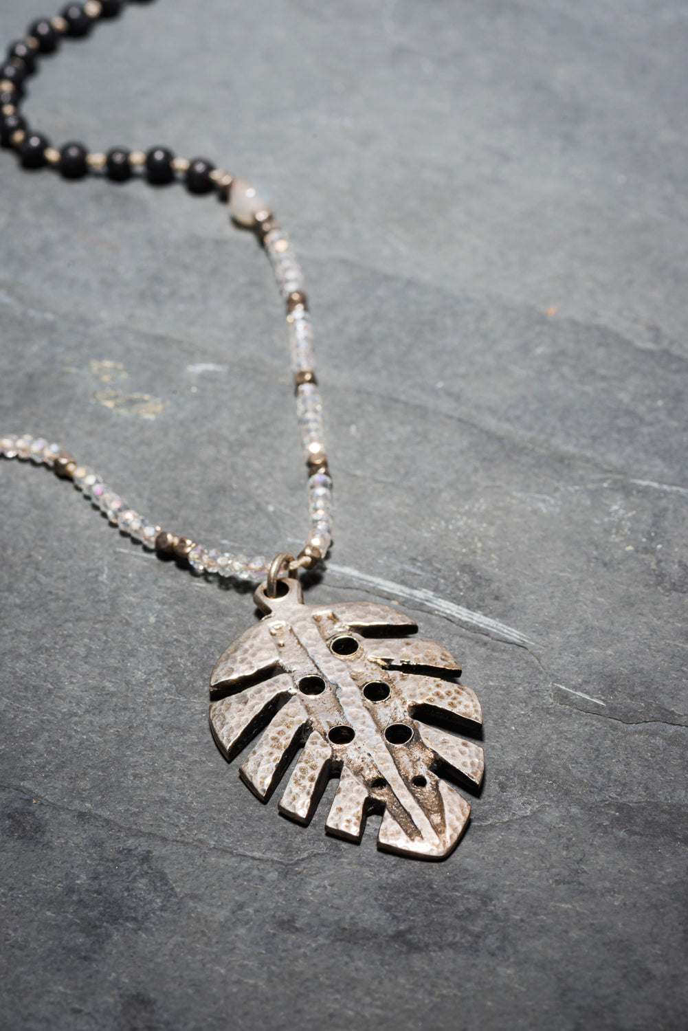 TROPICAL LEAF VOLCANIC SILVER