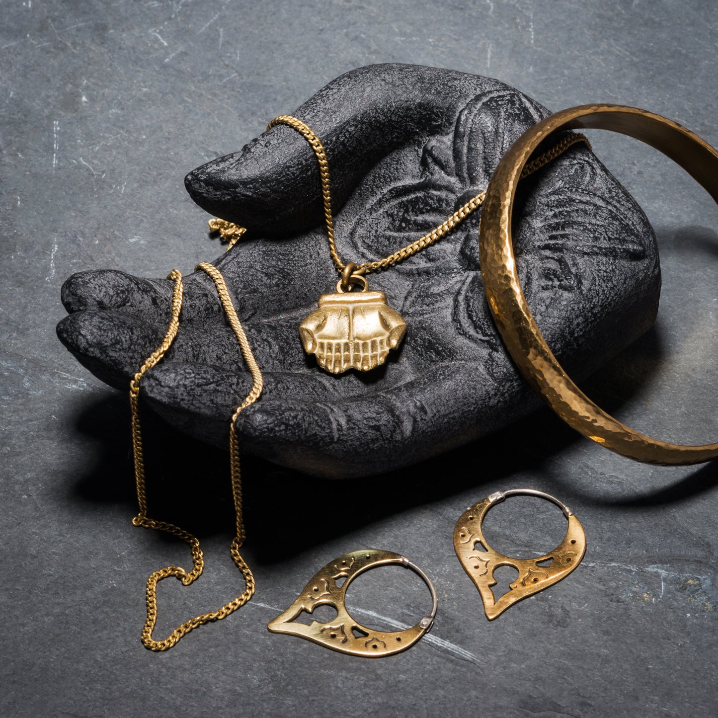 PRAYER HANDS PENDANT