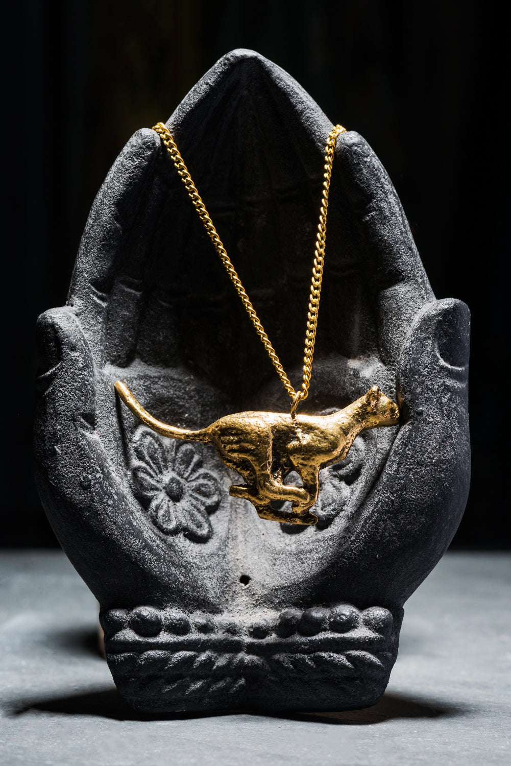 RUNNING CHEETAH PENDANT