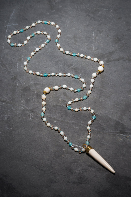 AQUA SHELL BEACH TUSK NECKLACE