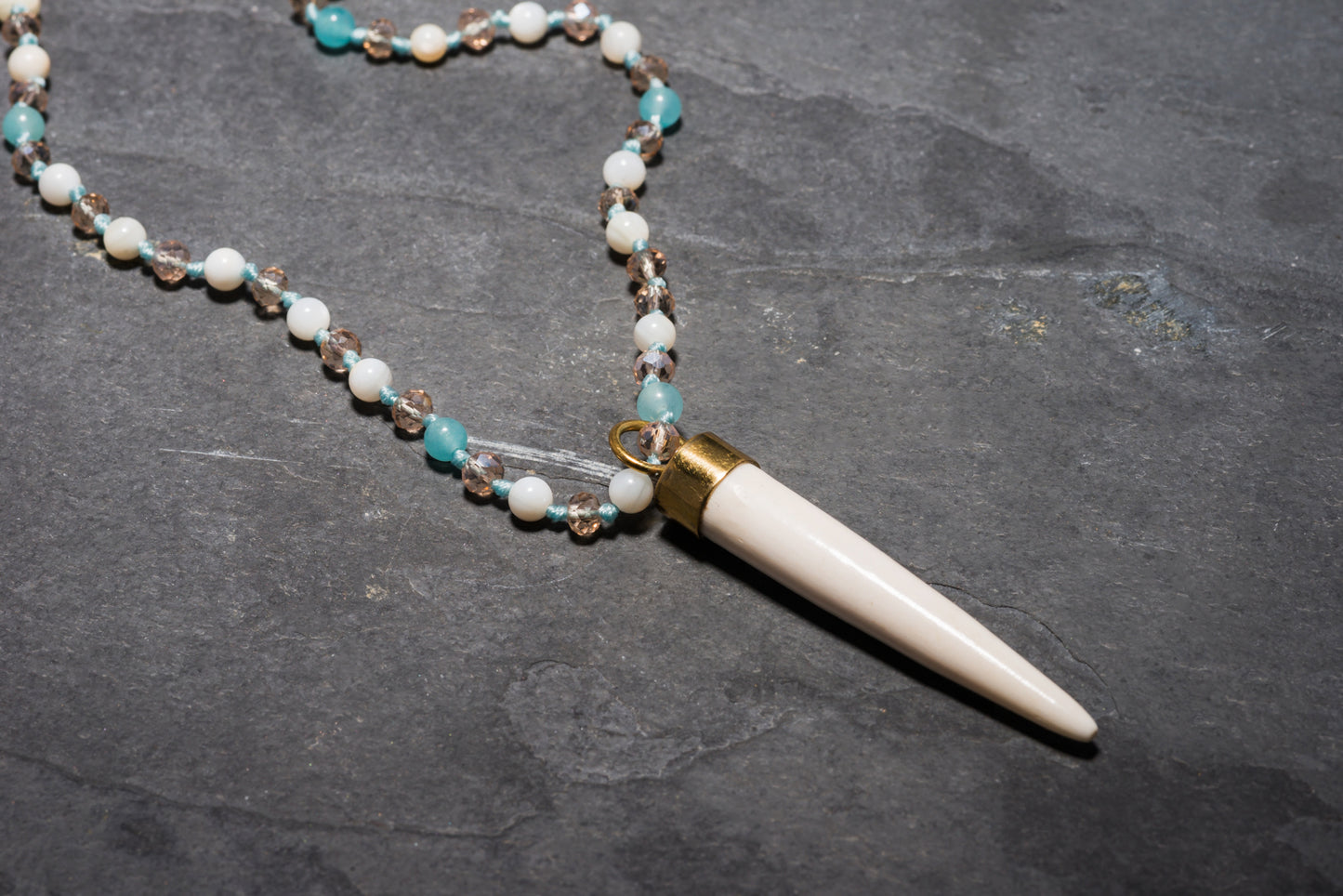 AQUA SHELL BEACH TUSK NECKLACE