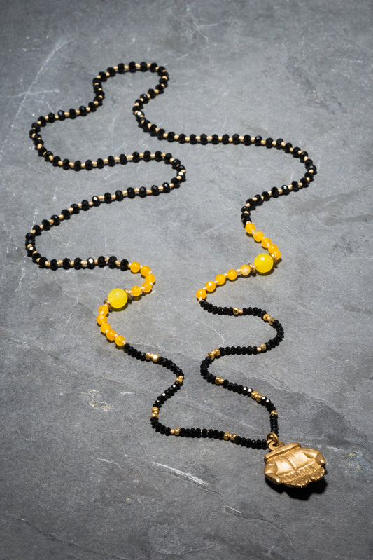 GOLDEN TEMPLE PRAYER HANDS PENDANT