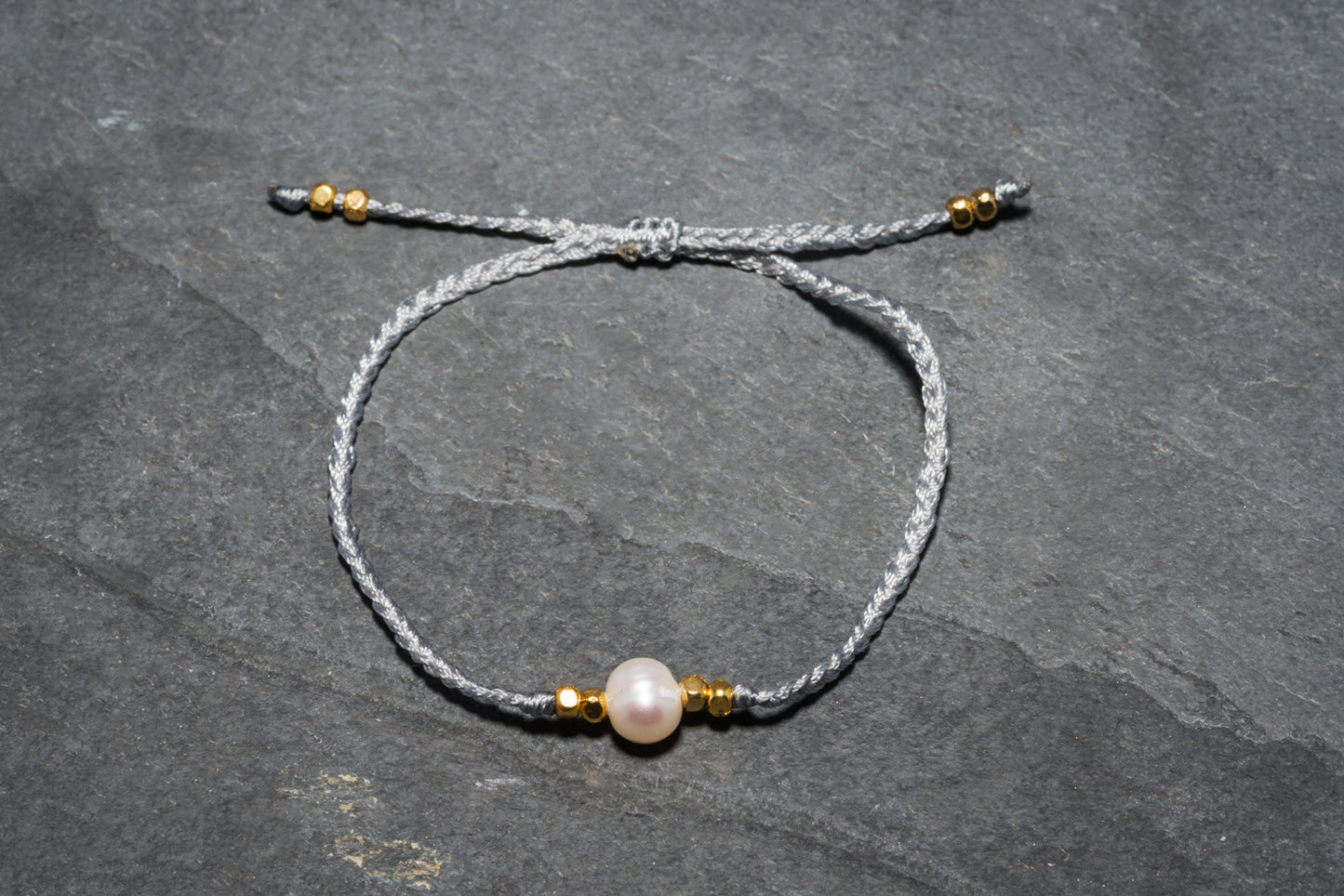ORIGIN WHITE PEARL MACRAME BRACELET