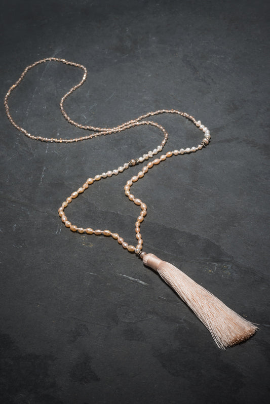 ANTIQUE PEARL BOUDOIR