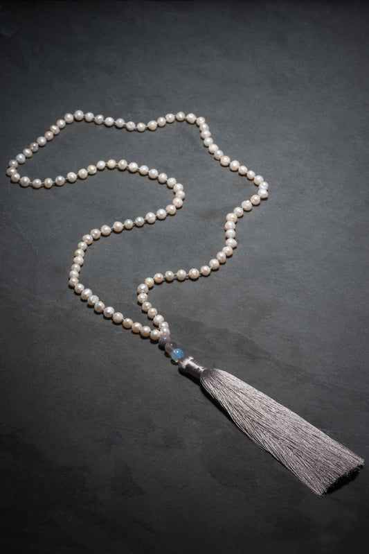 MOONLIGHT PEARLS SILK MALA