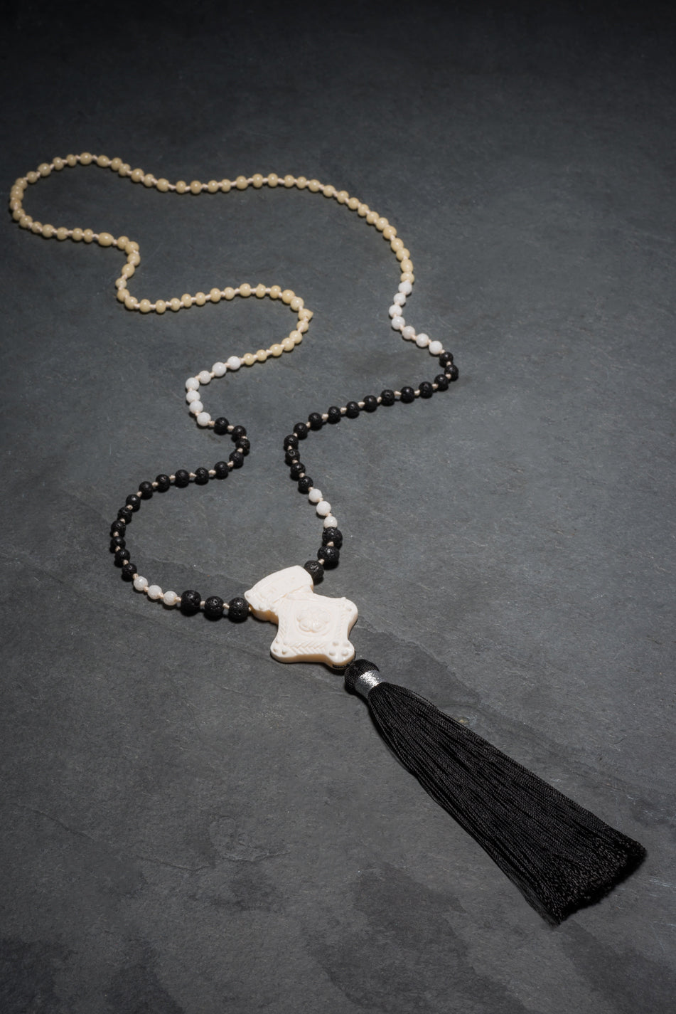 MONOCHROME BERBERE TALISMAN