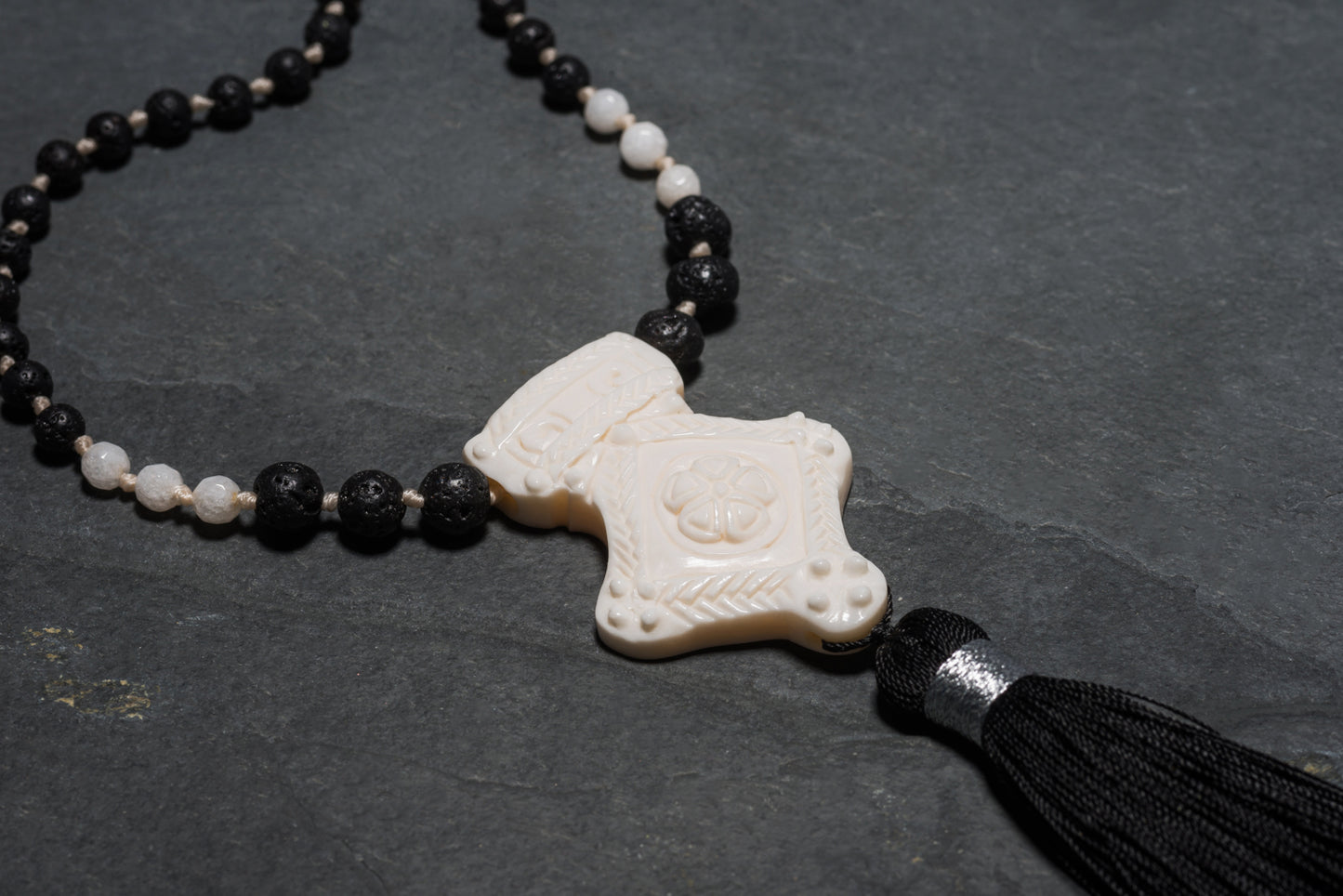 MONOCHROME BERBERE TALISMAN
