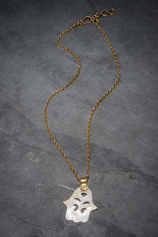 DIVINE SERENITY HAMSA