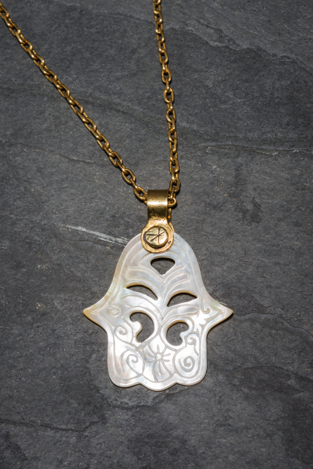 DIVINE SERENITY HAMSA