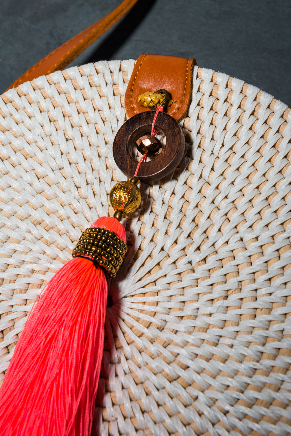 CROSS BODY RATTAN TASSEL BAG CORAL ISLAND
