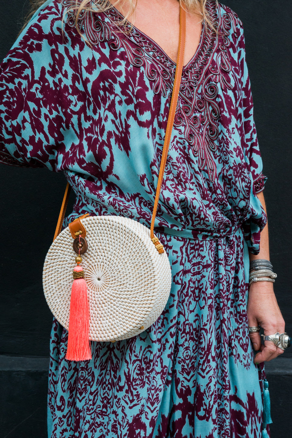 CROSS BODY RATTAN TASSEL BAG CORAL ISLAND