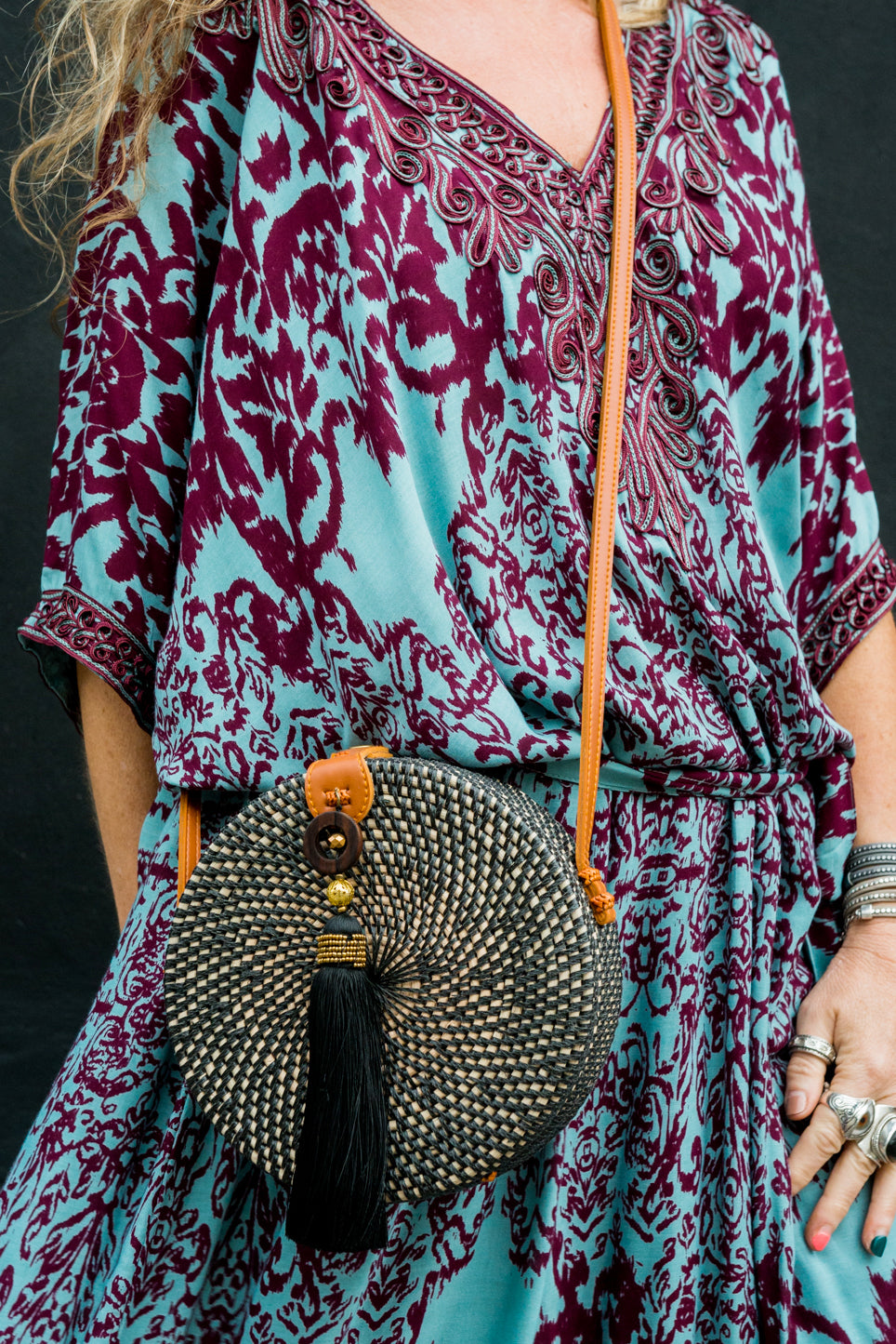 CROSS BODY RATTAN TASSEL BAG BLACK