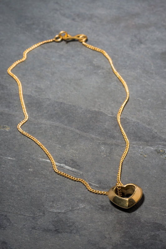 MOYO HEART PENDANT SHORT - SMOOTH FINISH