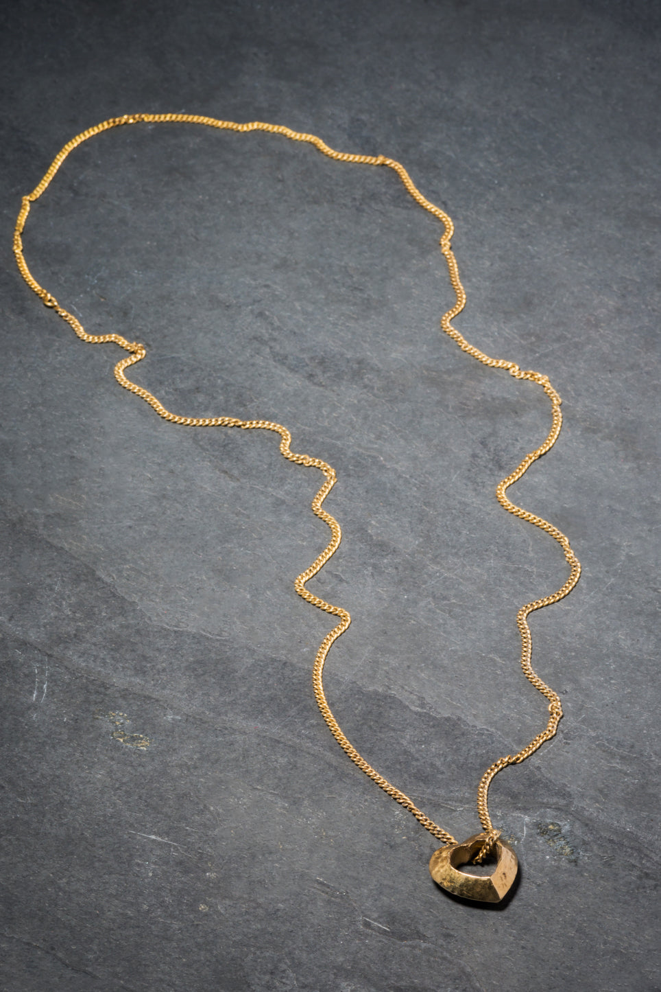 MOYO PENDANT LONG HAMMERED FINISH