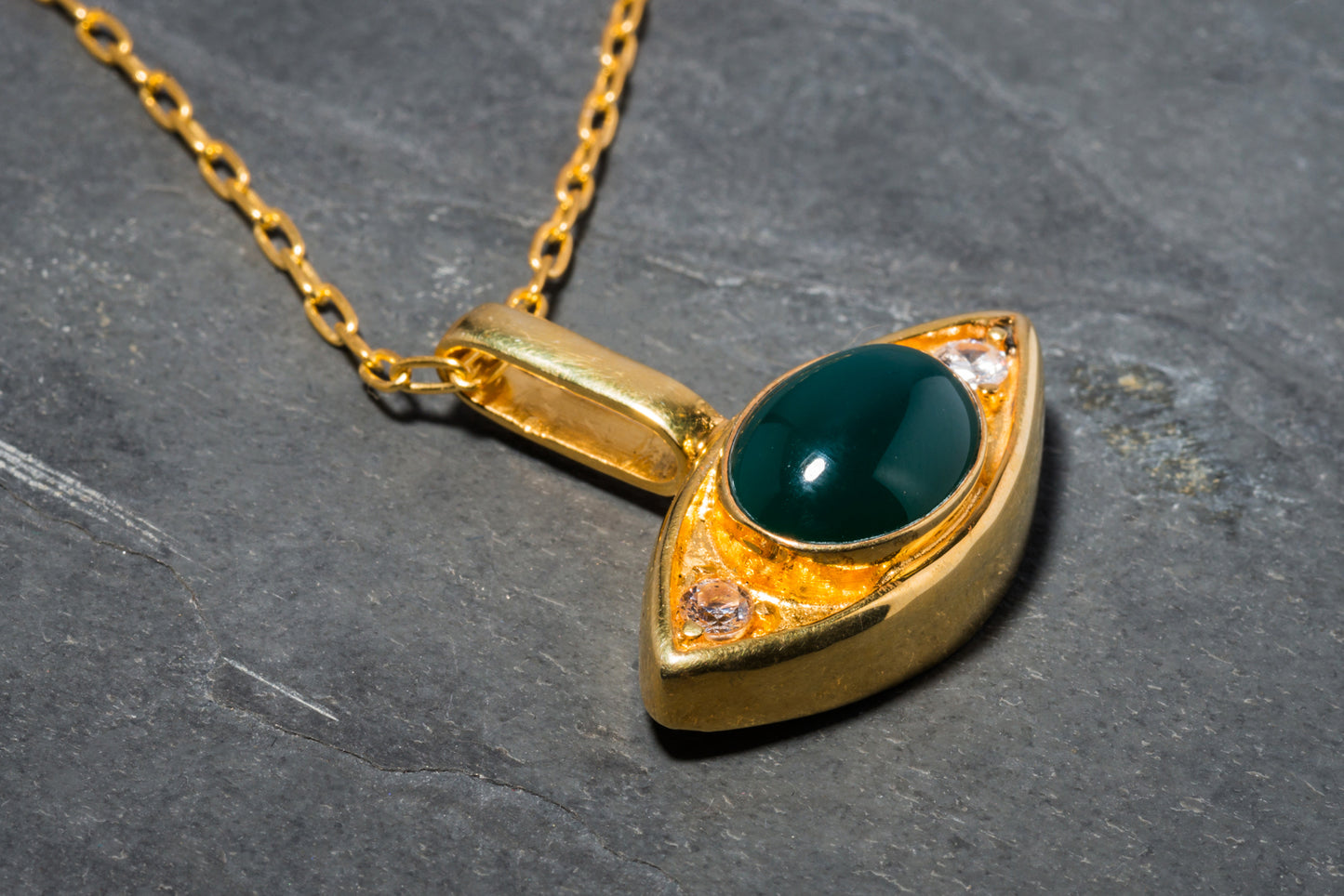 LARGE EYE PENDANT GOLD 41cm