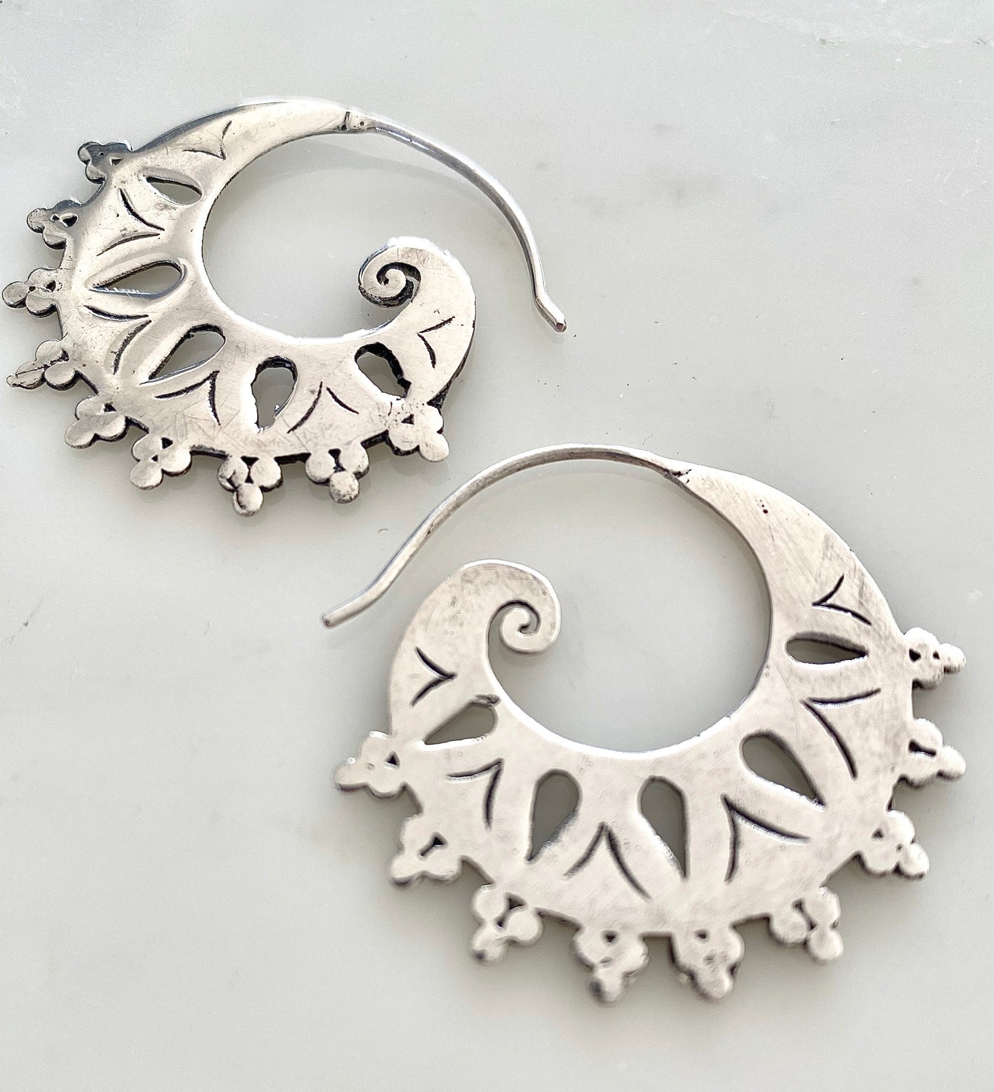 SACRED SPIRAL EARRINGS SILVER