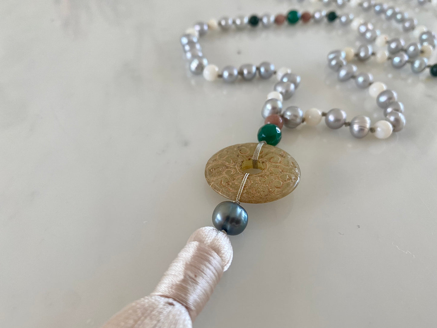 ORIENT LIGHT ANTIQUE CARVED NEPHRITE JADE MANDALA NECKLACE