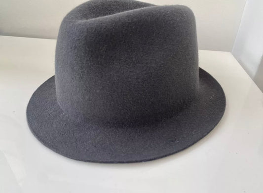 SCHA Cashmere Felt Trilby
Charcoal Size M