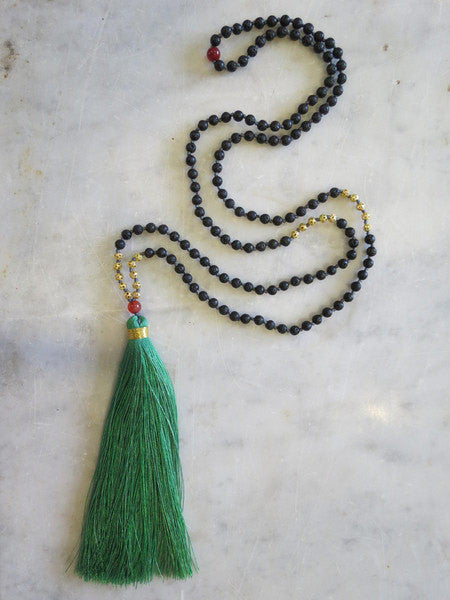 EMERALD GRANDE TASSEL