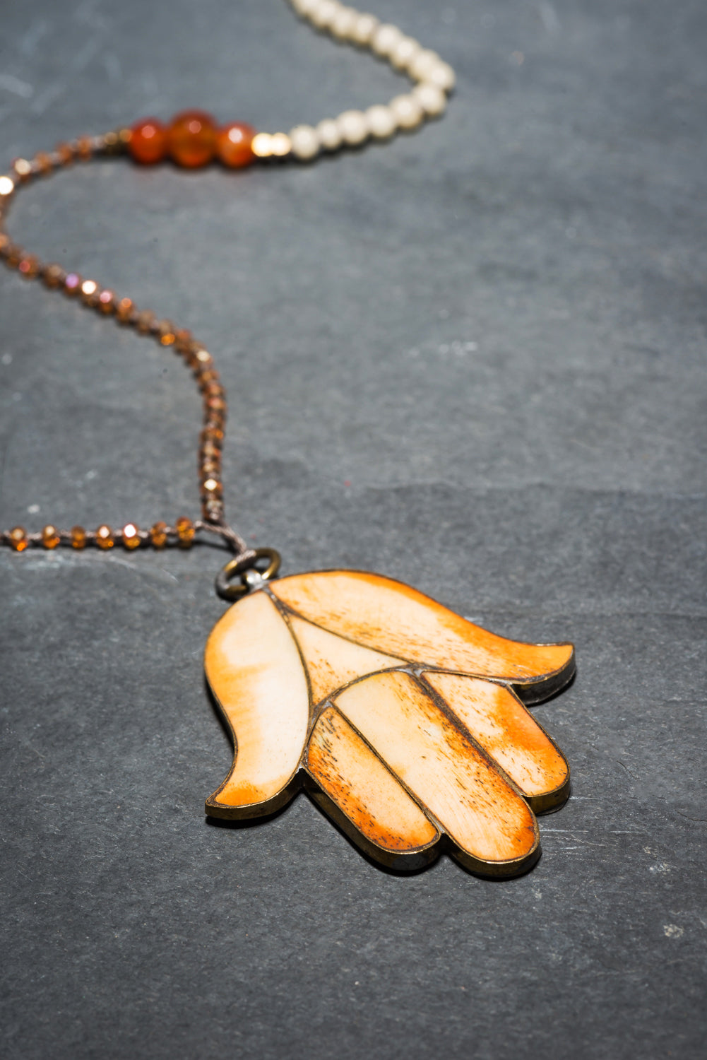 AMBIENCE PRAYER HAND NECKLACE